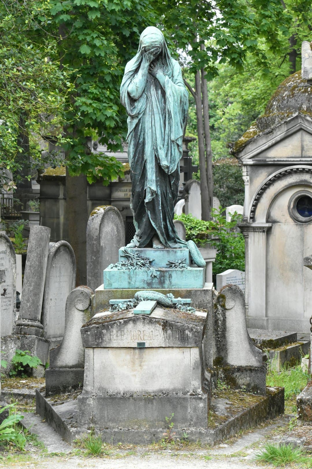 Père Lachaise Cemetery